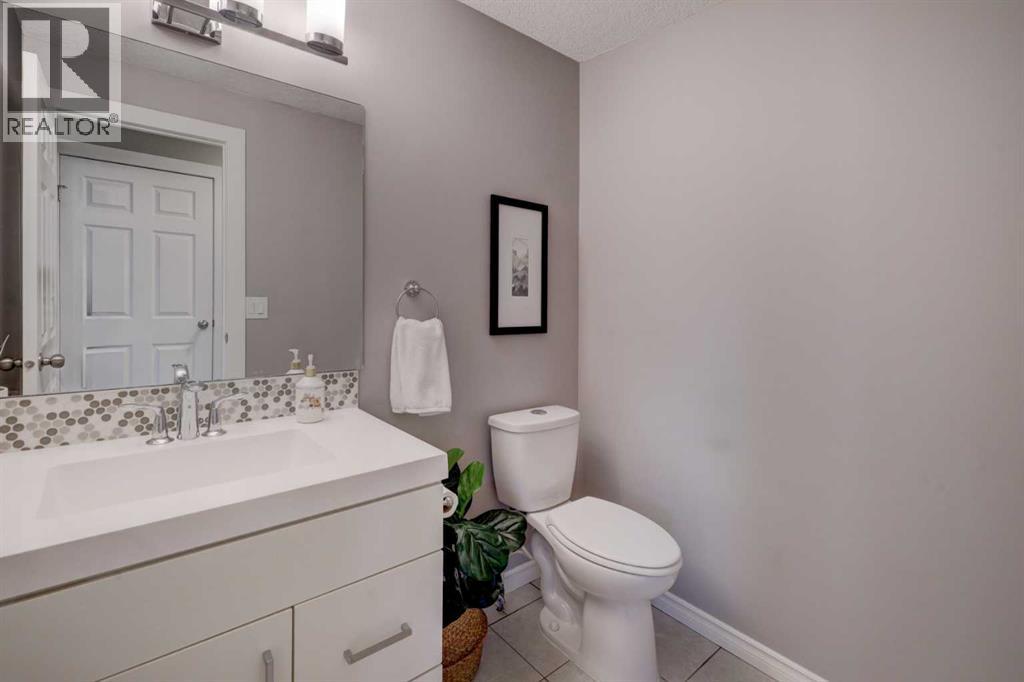 139 Berkshire Place Nw, Calgary, Alberta  T3K 1Z7 - Photo 16 - A2259356