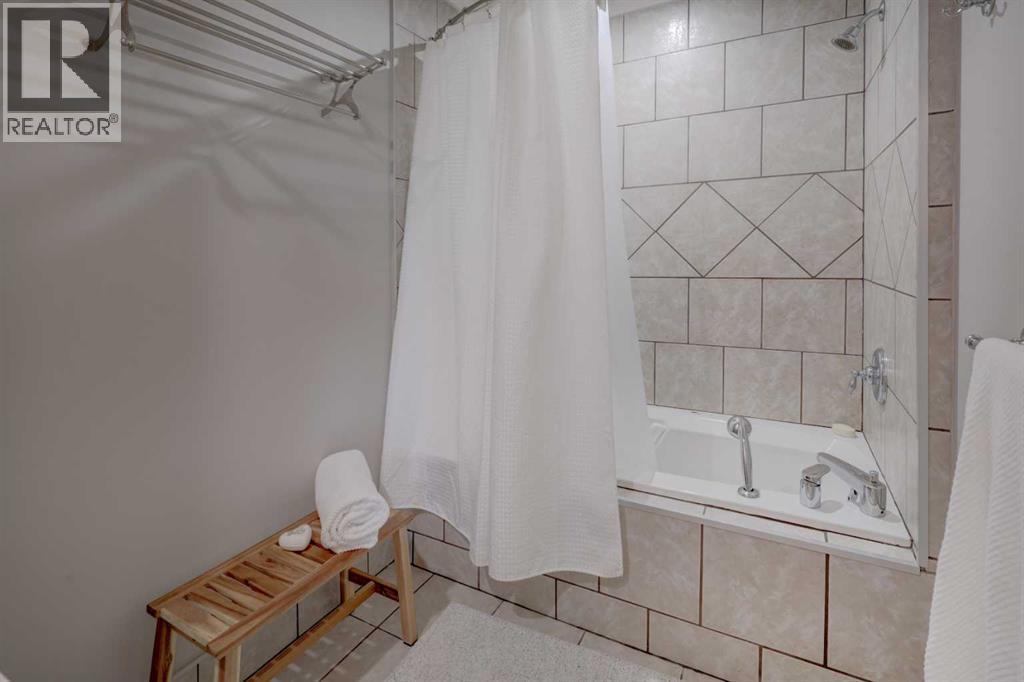 139 Berkshire Place Nw, Calgary, Alberta  T3K 1Z7 - Photo 24 - A2259356