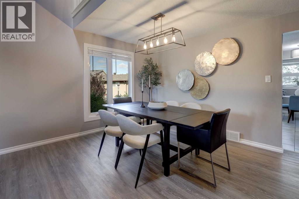 139 Berkshire Place Nw, Calgary, Alberta  T3K 1Z7 - Photo 8 - A2259356