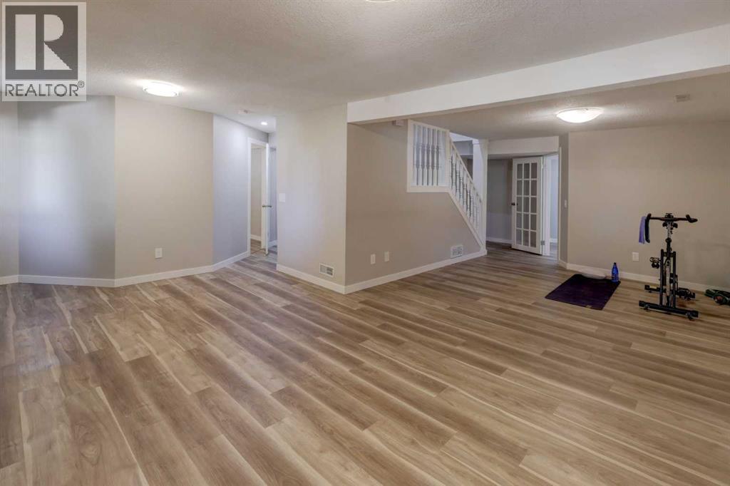 139 Berkshire Place Nw, Calgary, Alberta  T3K 1Z7 - Photo 32 - A2259356