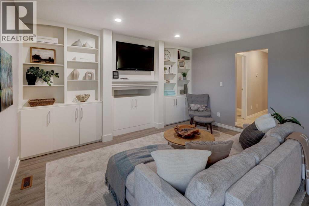 139 Berkshire Place Nw, Calgary, Alberta  T3K 1Z7 - Photo 14 - A2259356