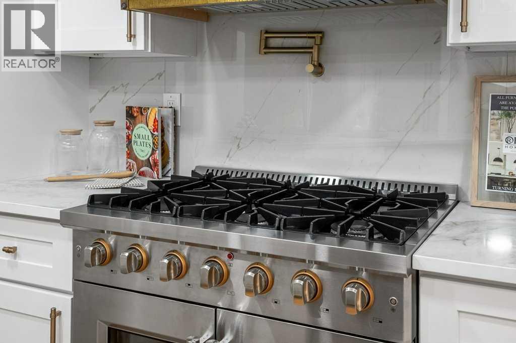 113 Straddock Terrace Sw, Calgary, Alberta  T3H 2T4 - Photo 12 - A2261614