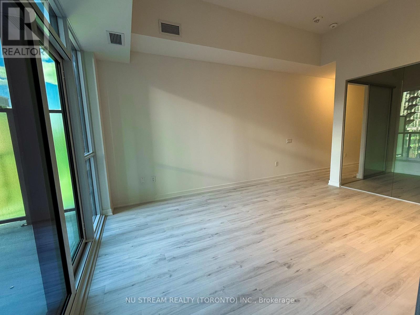 613n - 120 Broadway Avenue, Toronto, Ontario  M4P 1V6 - Photo 3 - C12478878