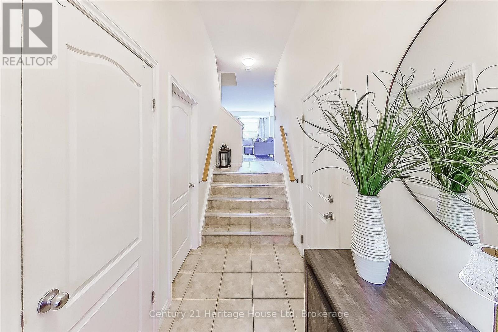 122 Creighton Avenue, Guelph, Ontario  N1E 0H8 - Photo 6 - X12478941