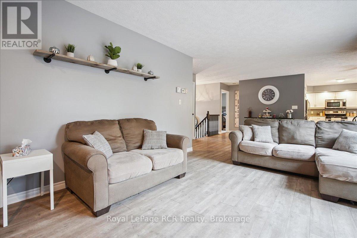 741 25th A Street E, Owen Sound, Ontario  N4K 6V1 - Photo 10 - X12478977