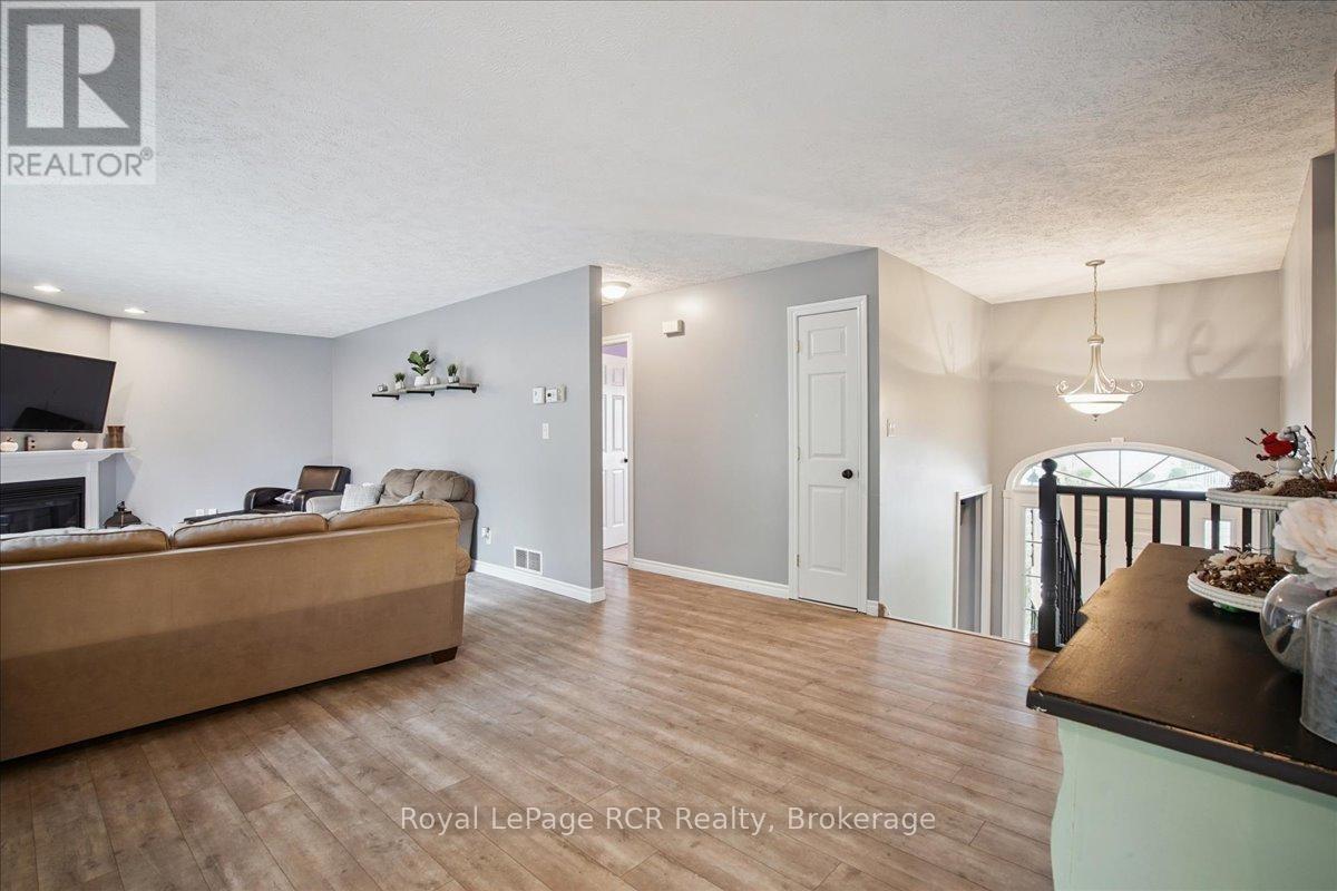 741 25th A Street E, Owen Sound, Ontario  N4K 6V1 - Photo 23 - X12478977