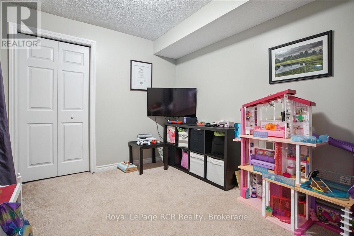 741 25th A Street E, Owen Sound, Ontario  N4K 6V1 - Photo 33 - X12478977