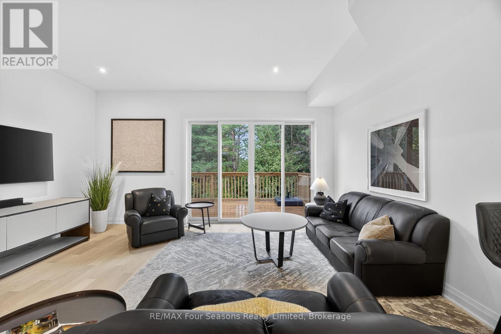 25 Waterview Lane, Blue Mountains, Ontario  N0H 2P0 - Photo 3 - X12479008