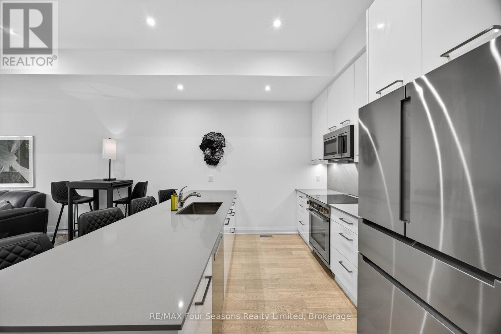 25 Waterview Lane, Blue Mountains, Ontario  N0H 2P0 - Photo 8 - X12479008