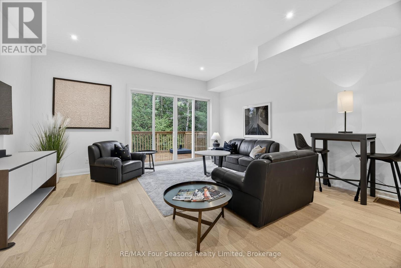 25 Waterview Lane, Blue Mountains, Ontario  N0H 2P0 - Photo 9 - X12479008