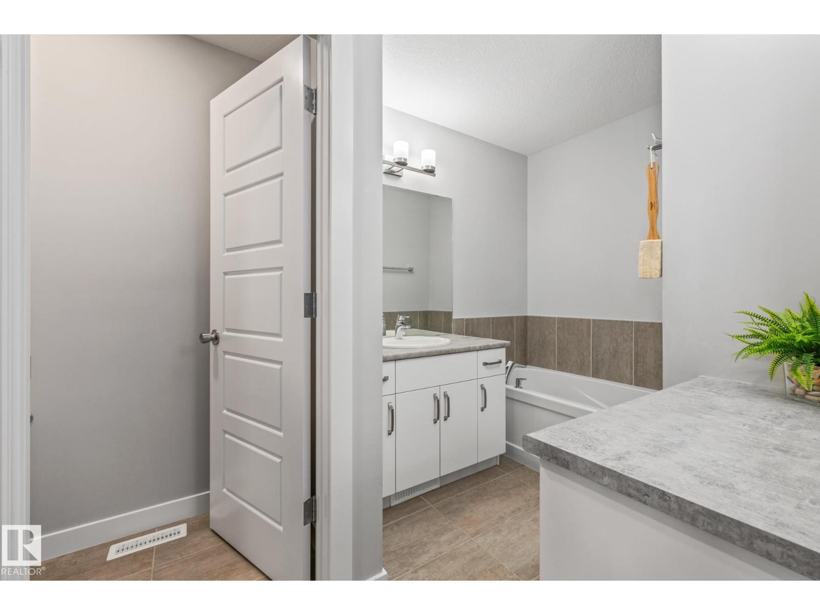 6531 168 Av Nw, Edmonton, Alberta  T5Y 3X9 - Photo 24 - E4463238