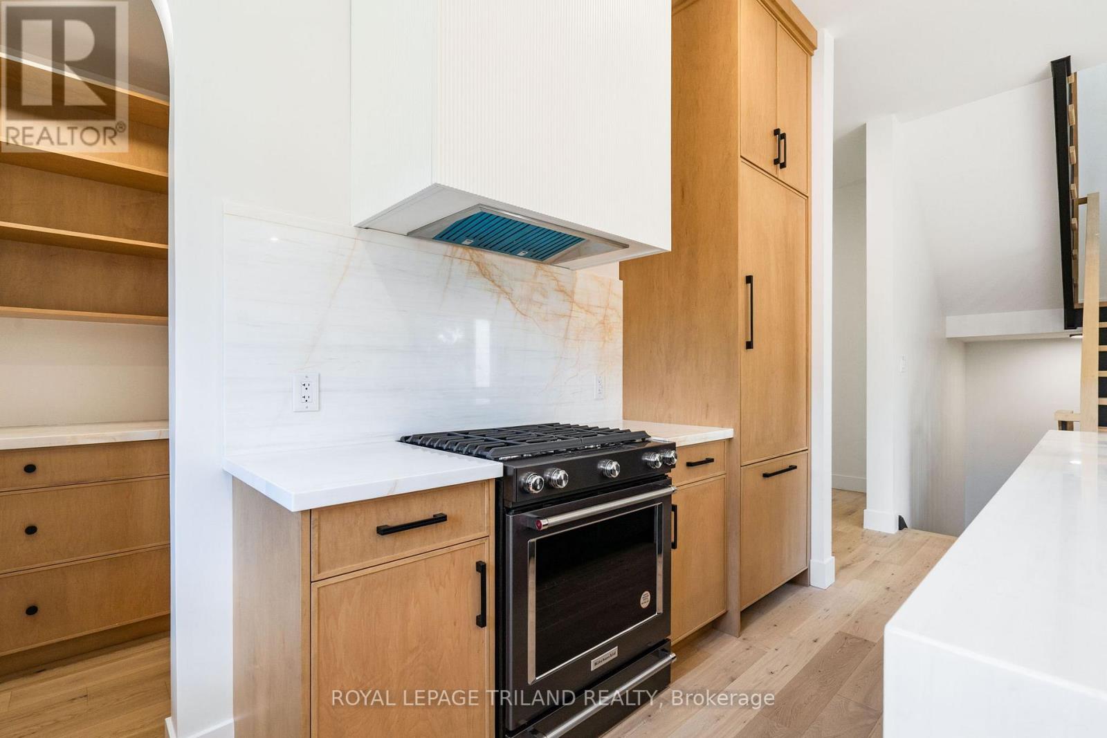 34 Alberta Street, Lambton Shores, Ontario  N0M 1T0 - Photo 11 - X12478969