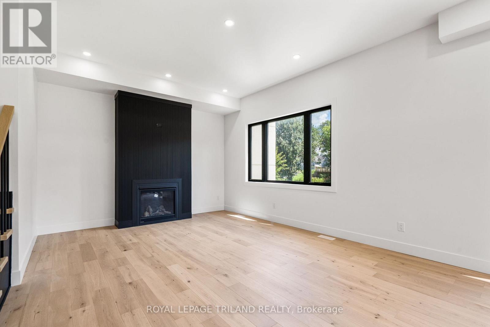 34 Alberta Street, Lambton Shores, Ontario  N0M 1T0 - Photo 19 - X12478969