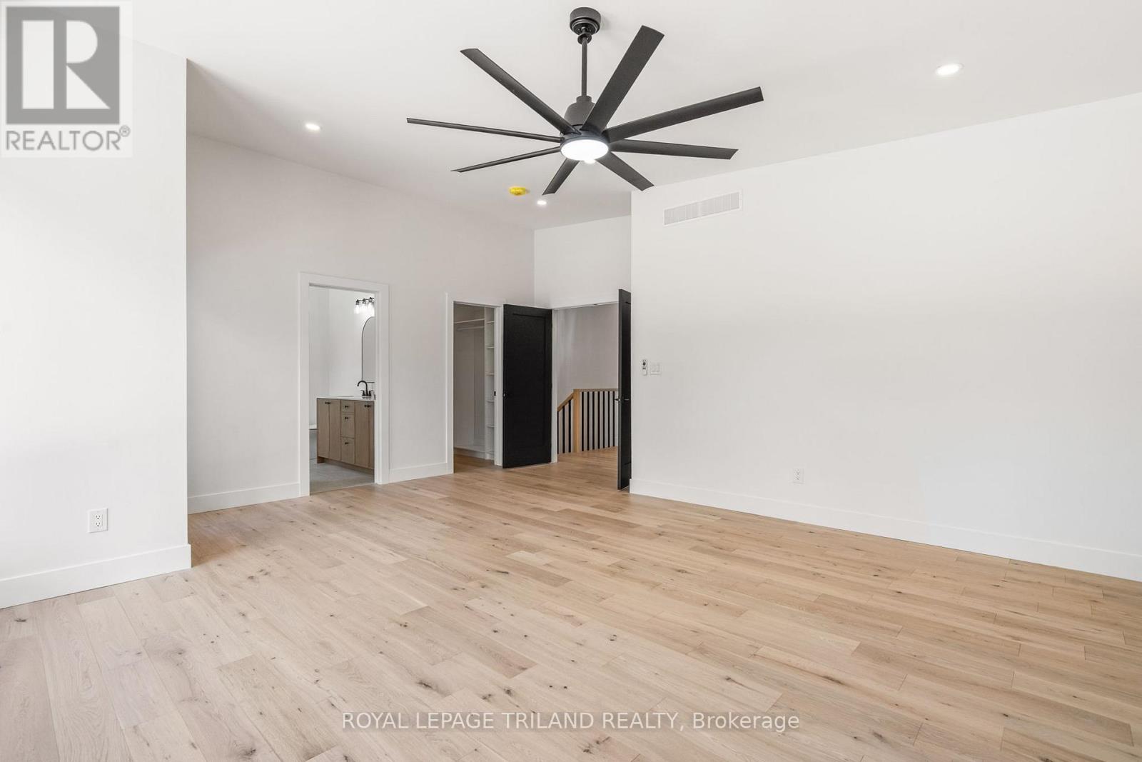 34 Alberta Street, Lambton Shores, Ontario  N0M 1T0 - Photo 26 - X12478969