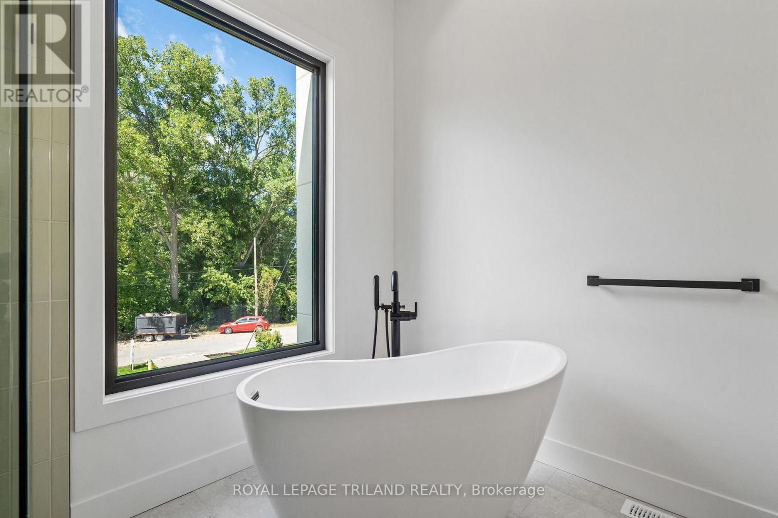 34 Alberta Street, Lambton Shores, Ontario  N0M 1T0 - Photo 29 - X12478969