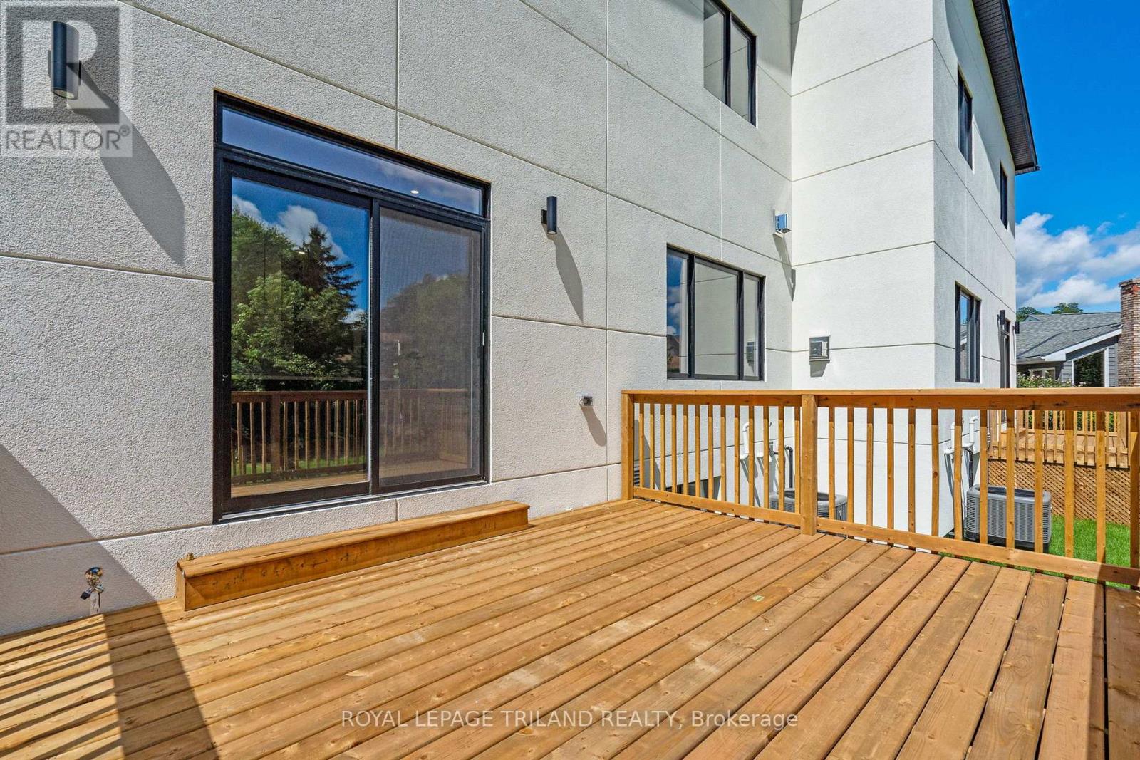 34 Alberta Street, Lambton Shores, Ontario  N0M 1T0 - Photo 45 - X12478969