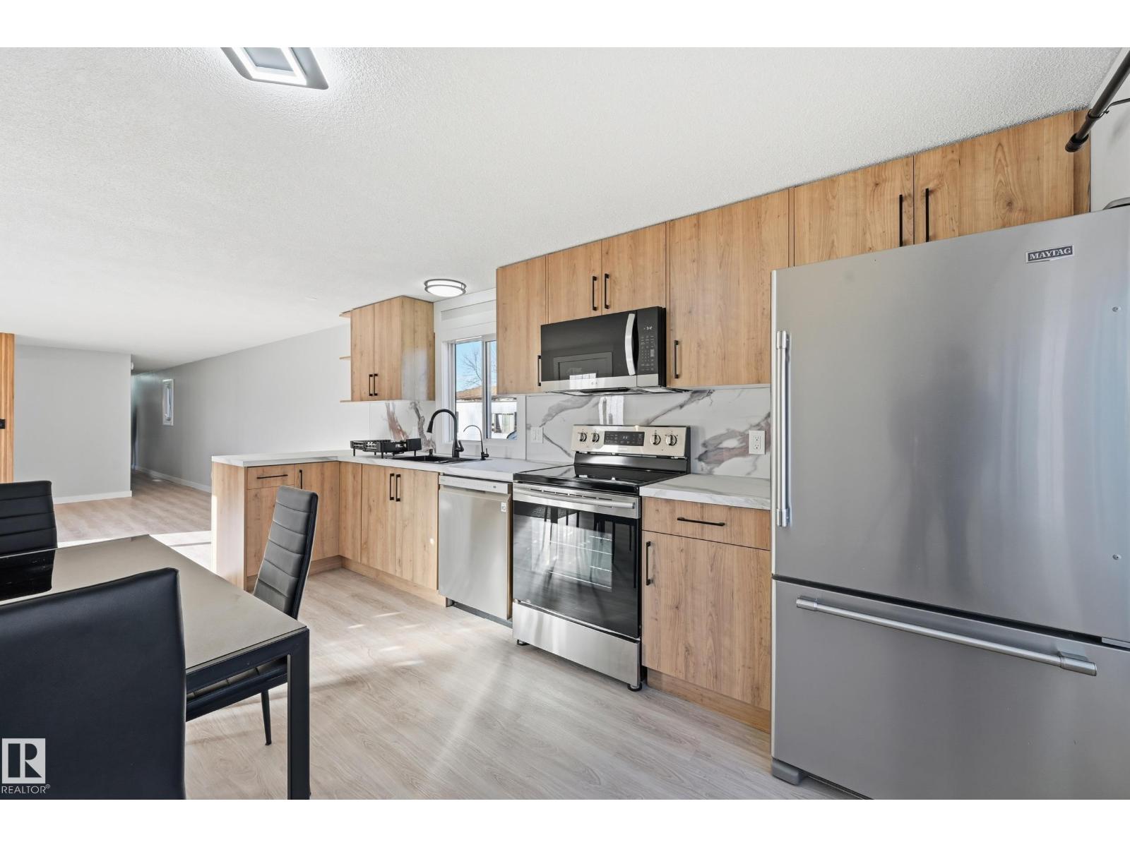 2 Cliff Cr Nw, Edmonton, Alberta  T6P 1B6 - Photo 2 - E4463233