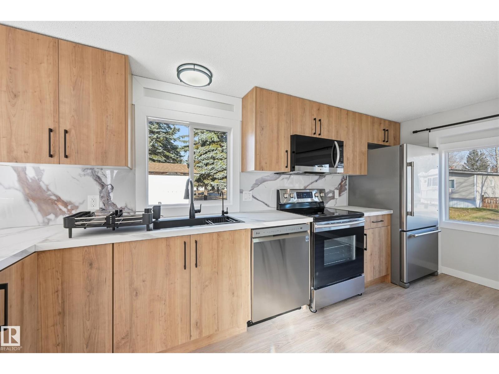 2 Cliff Cr Nw, Edmonton, Alberta  T6P 1B6 - Photo 7 - E4463233