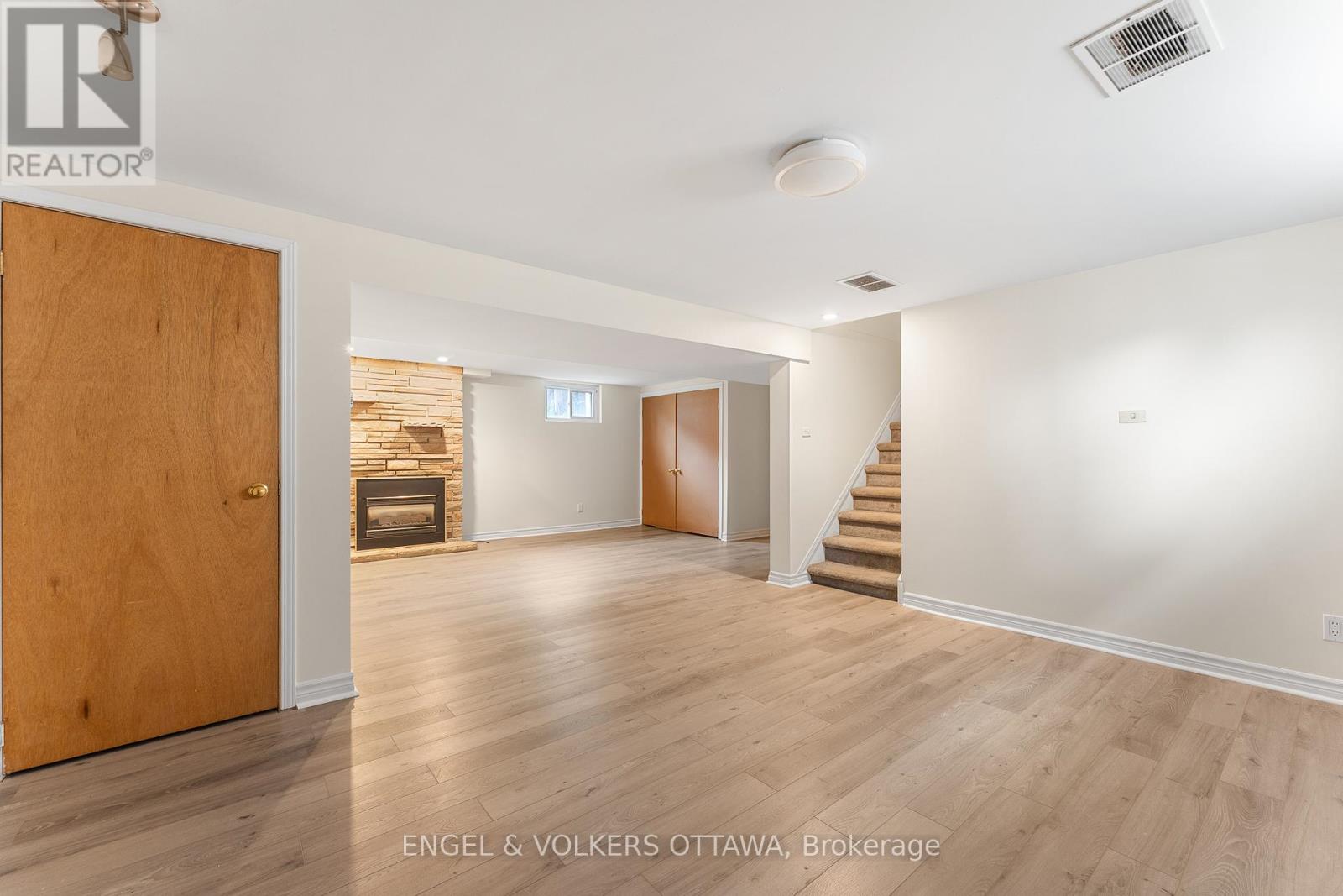 213 Royal Avenue, Ottawa, Ontario  K2A 1T8 - Photo 21 - X12478962