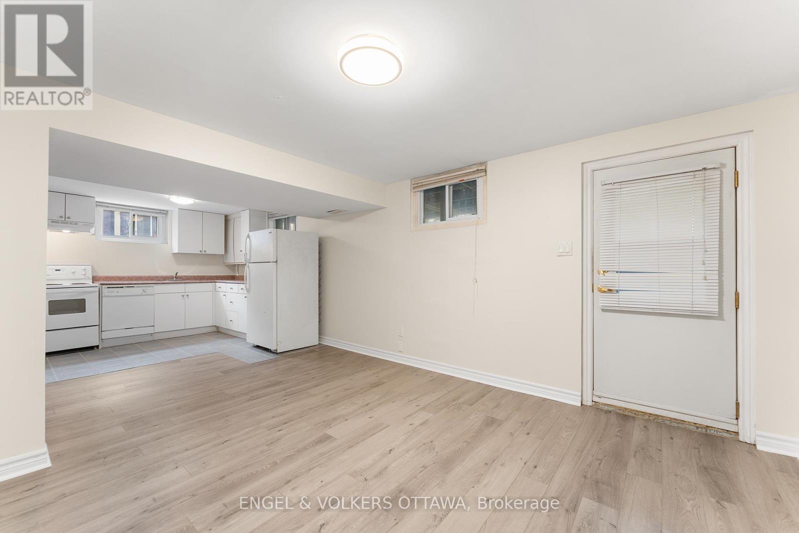 213 Royal Avenue, Ottawa, Ontario  K2A 1T8 - Photo 25 - X12478962