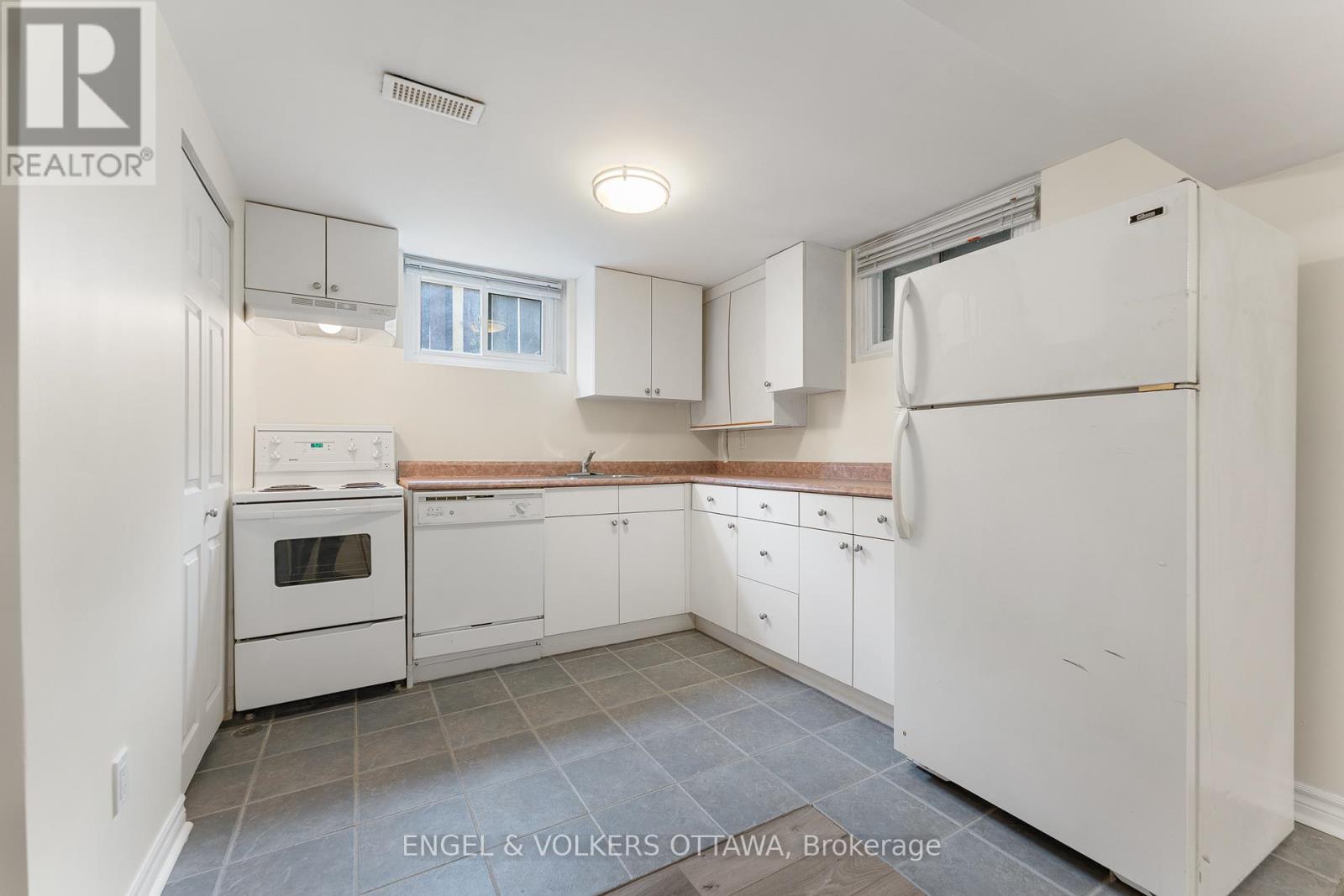 213 Royal Avenue, Ottawa, Ontario  K2A 1T8 - Photo 28 - X12478962