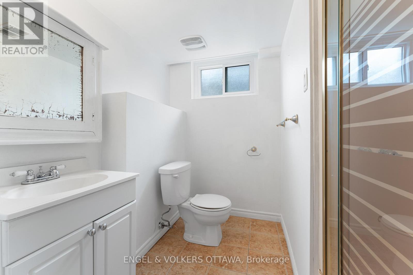 213 Royal Avenue, Ottawa, Ontario  K2A 1T8 - Photo 30 - X12478962