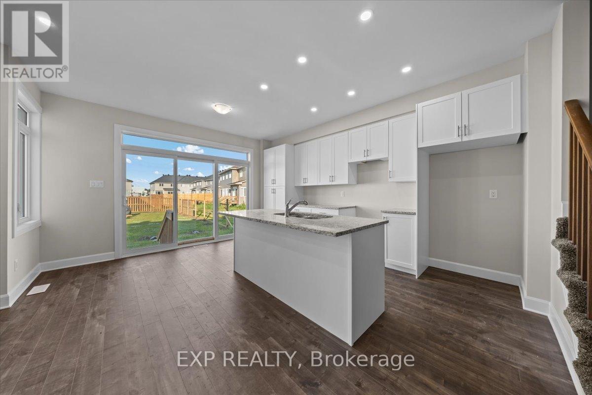 70 Eastwood Drive, Carleton Place, Ontario  K7C 0C4 - Photo 14 - X12478974