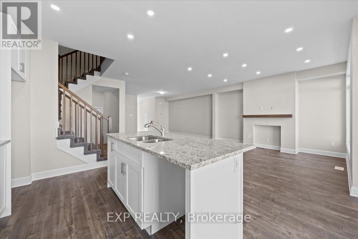 70 Eastwood Drive, Carleton Place, Ontario  K7C 0C4 - Photo 18 - X12478974