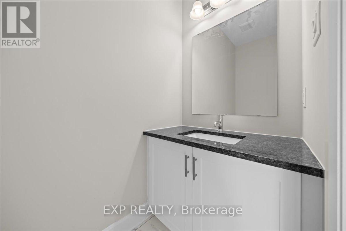 70 Eastwood Drive, Carleton Place, Ontario  K7C 0C4 - Photo 4 - X12478974