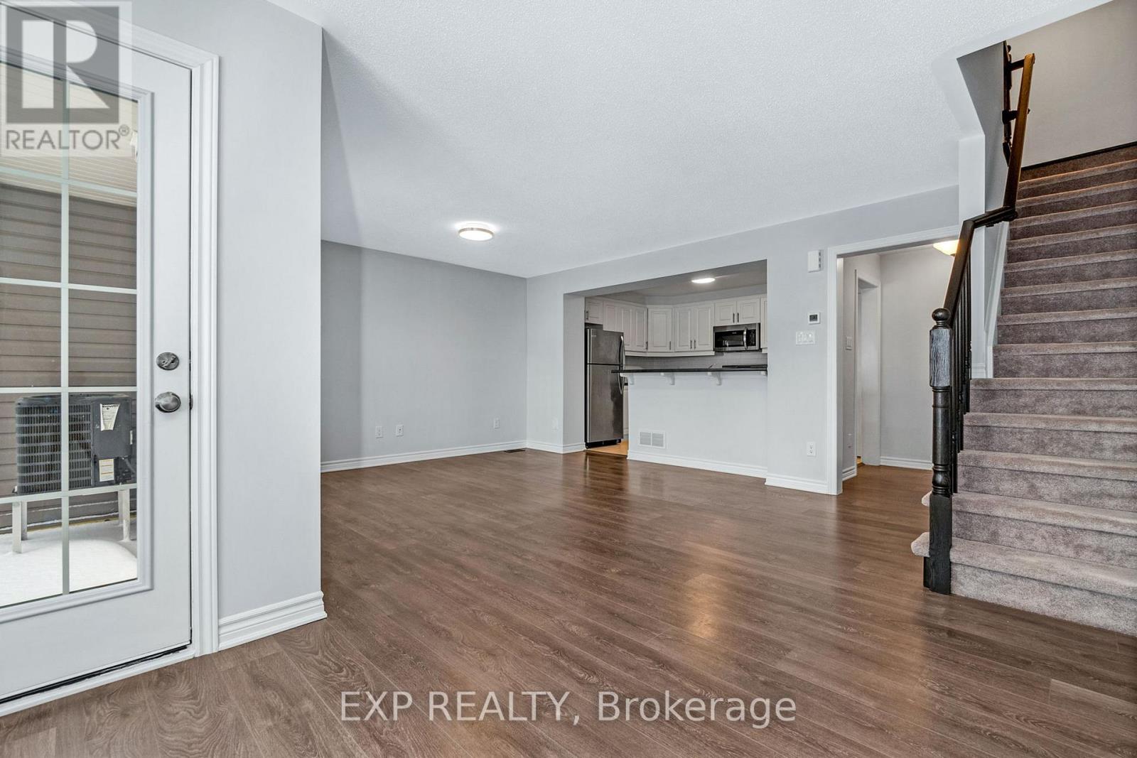 405 Gerardia Lane, Ottawa, Ontario  K4A 3T9 - Photo 2 - X12478986
