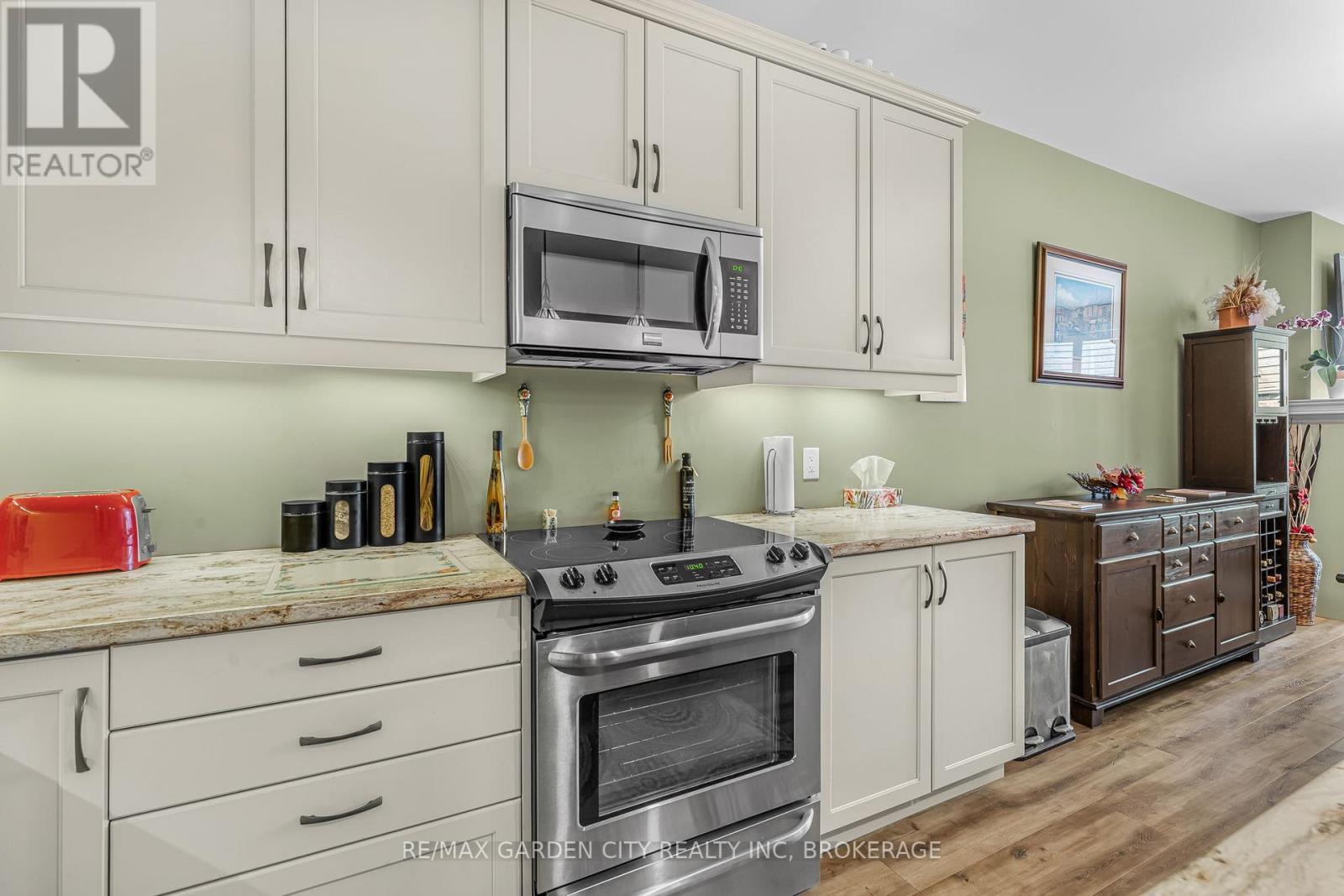 27 Andrew Lane, Thorold, Ontario  L2V 0E3 - Photo 15 - X12478942