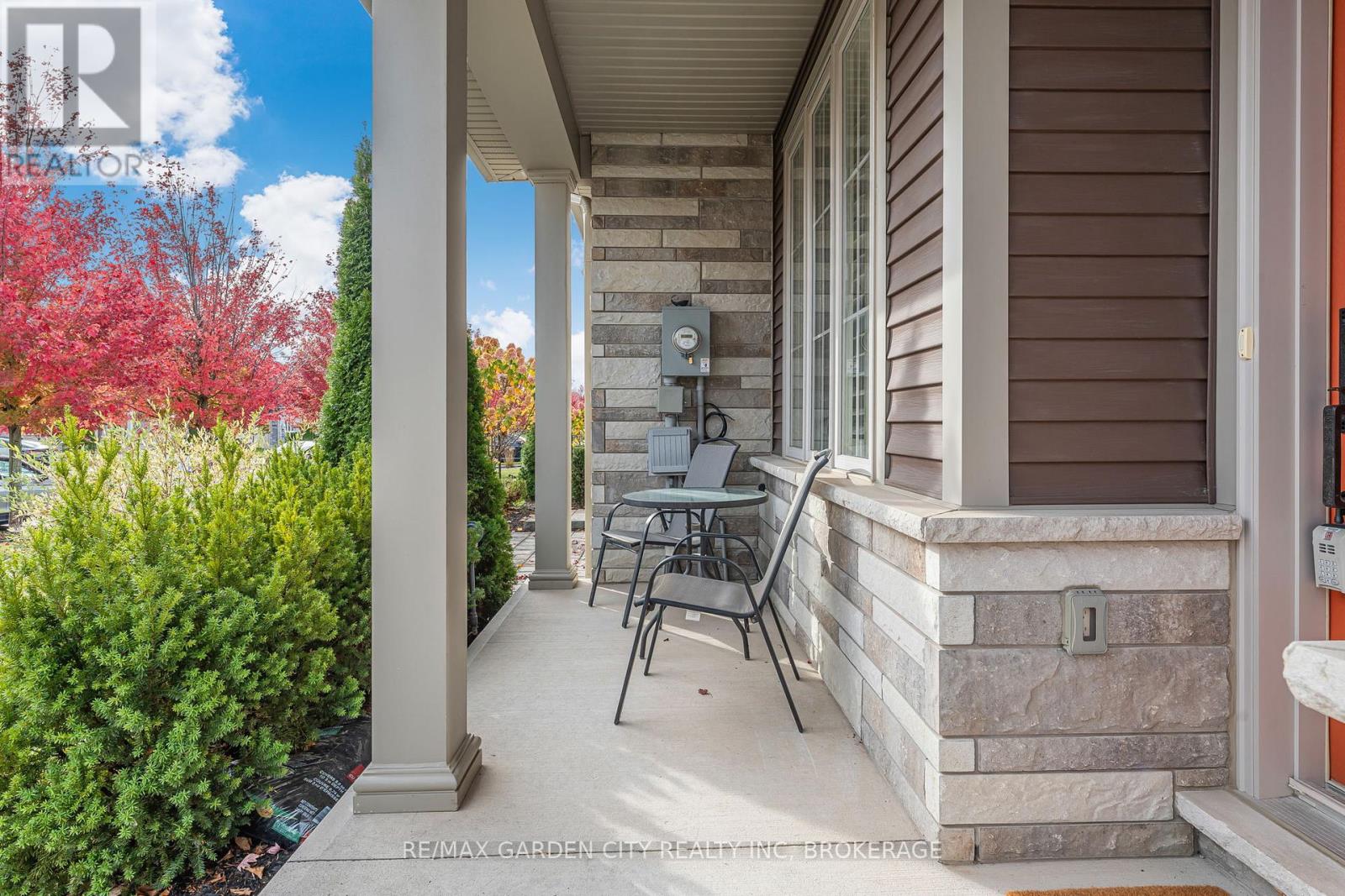 27 Andrew Lane, Thorold, Ontario  L2V 0E3 - Photo 3 - X12478942