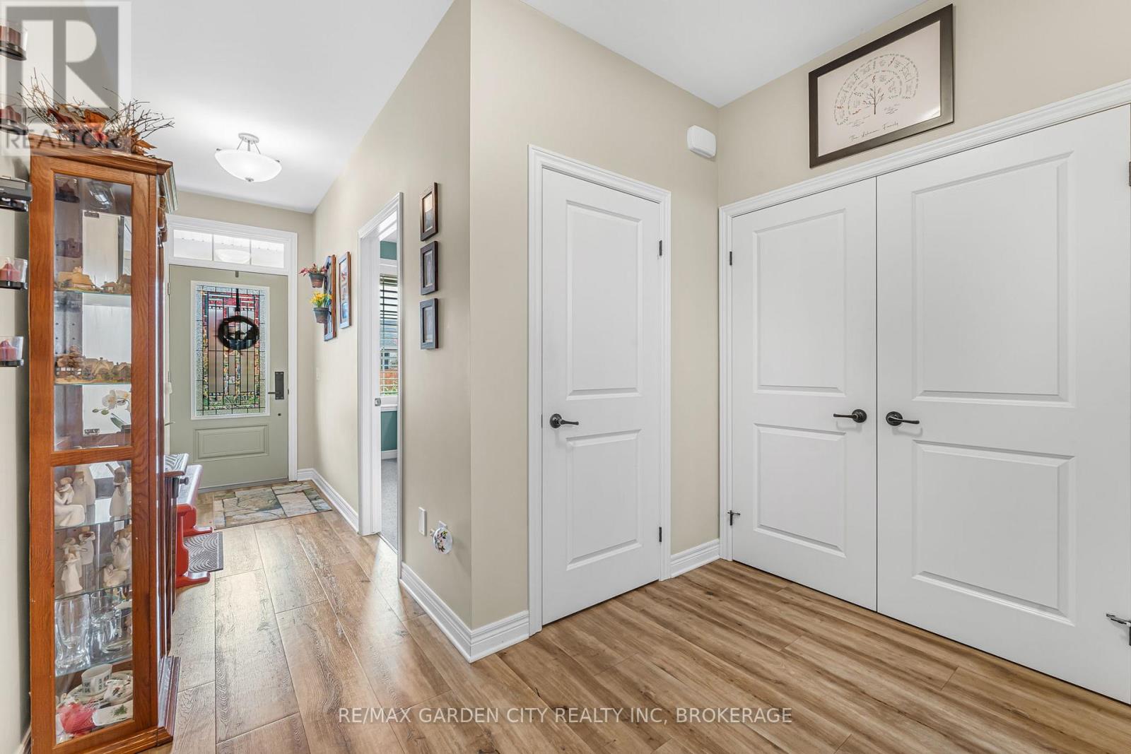 27 Andrew Lane, Thorold, Ontario  L2V 0E3 - Photo 9 - X12478942