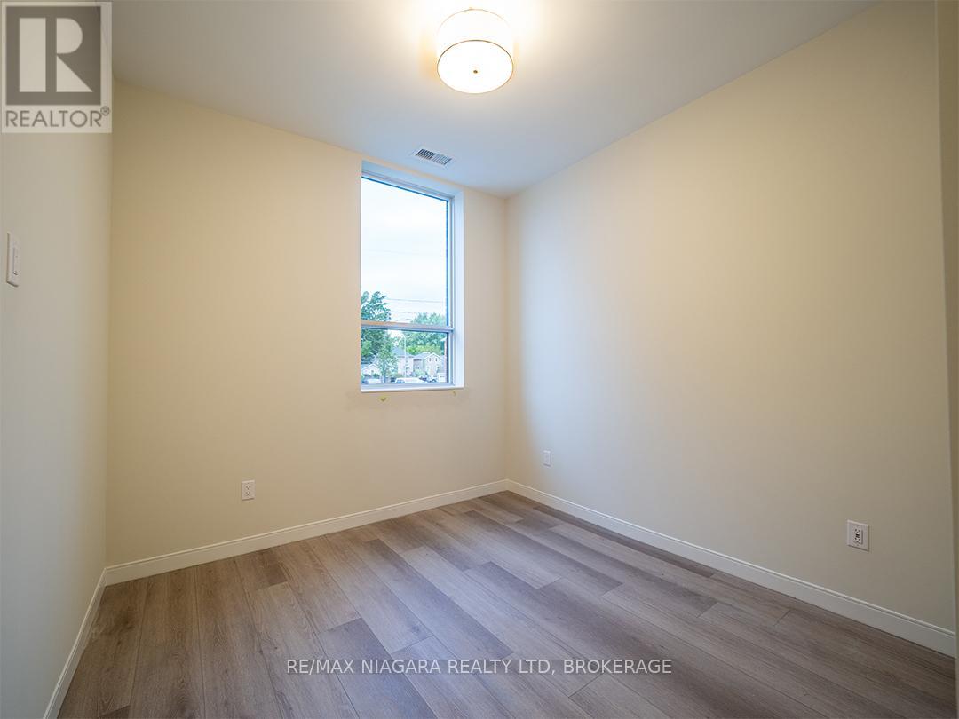 101 - 118 West Street, Port Colborne, Ontario  L3K 0B9 - Photo 16 - X12479032