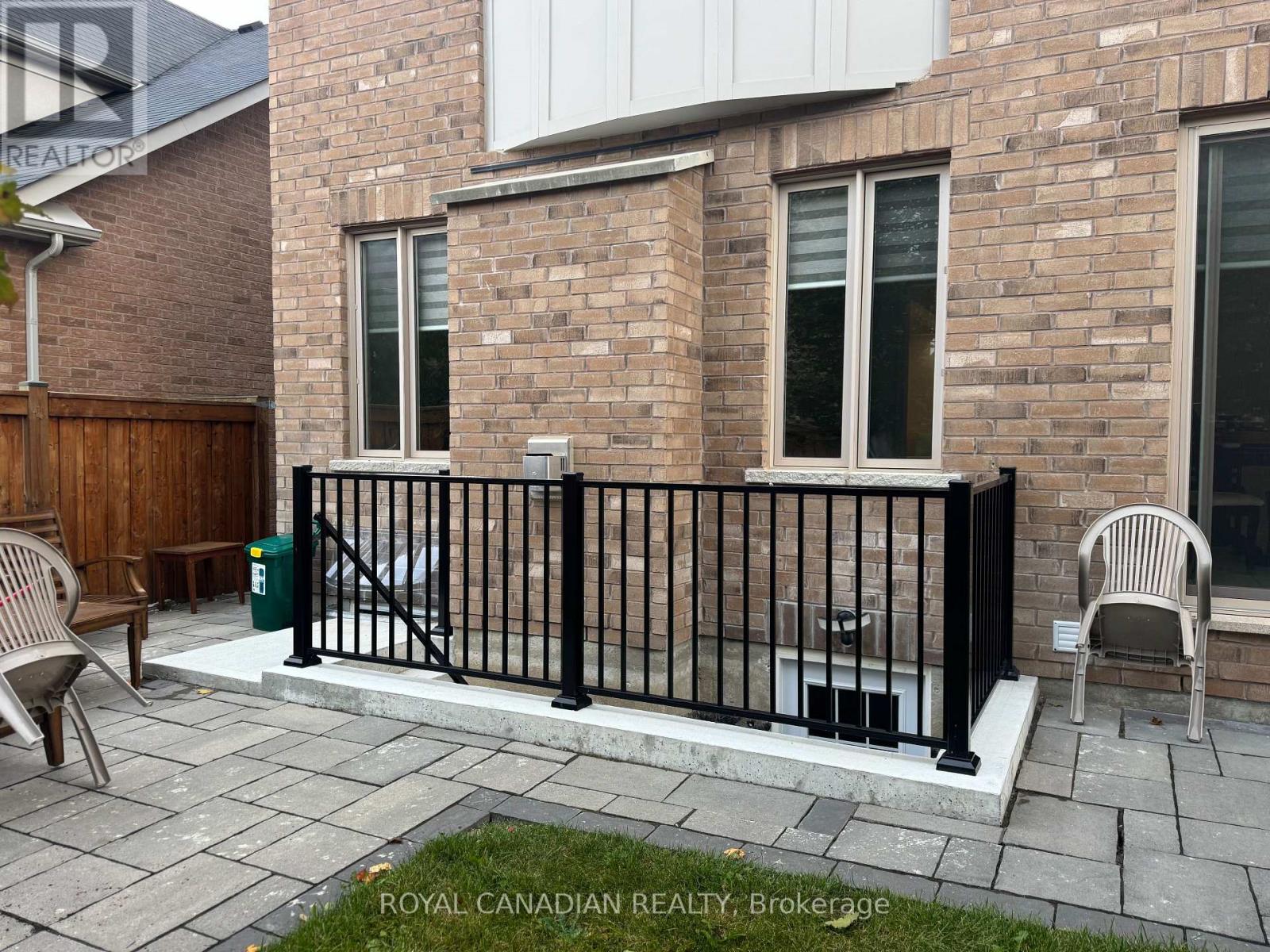 Bsmt - 25 Kidd Street, Bradford West Gwillimbury, Ontario  L3Z 0G7 - Photo 3 - N12478852