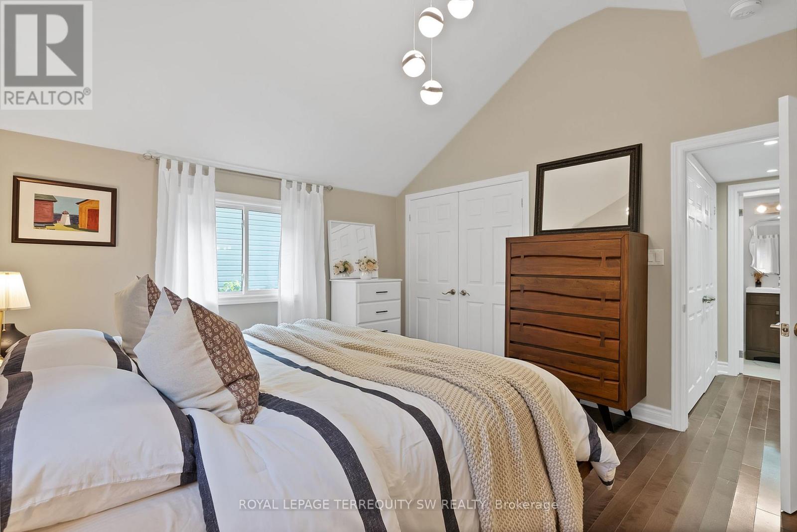 172 Spring Road, Georgina, Ontario  L4P 2K6 - Photo 22 - N12478874