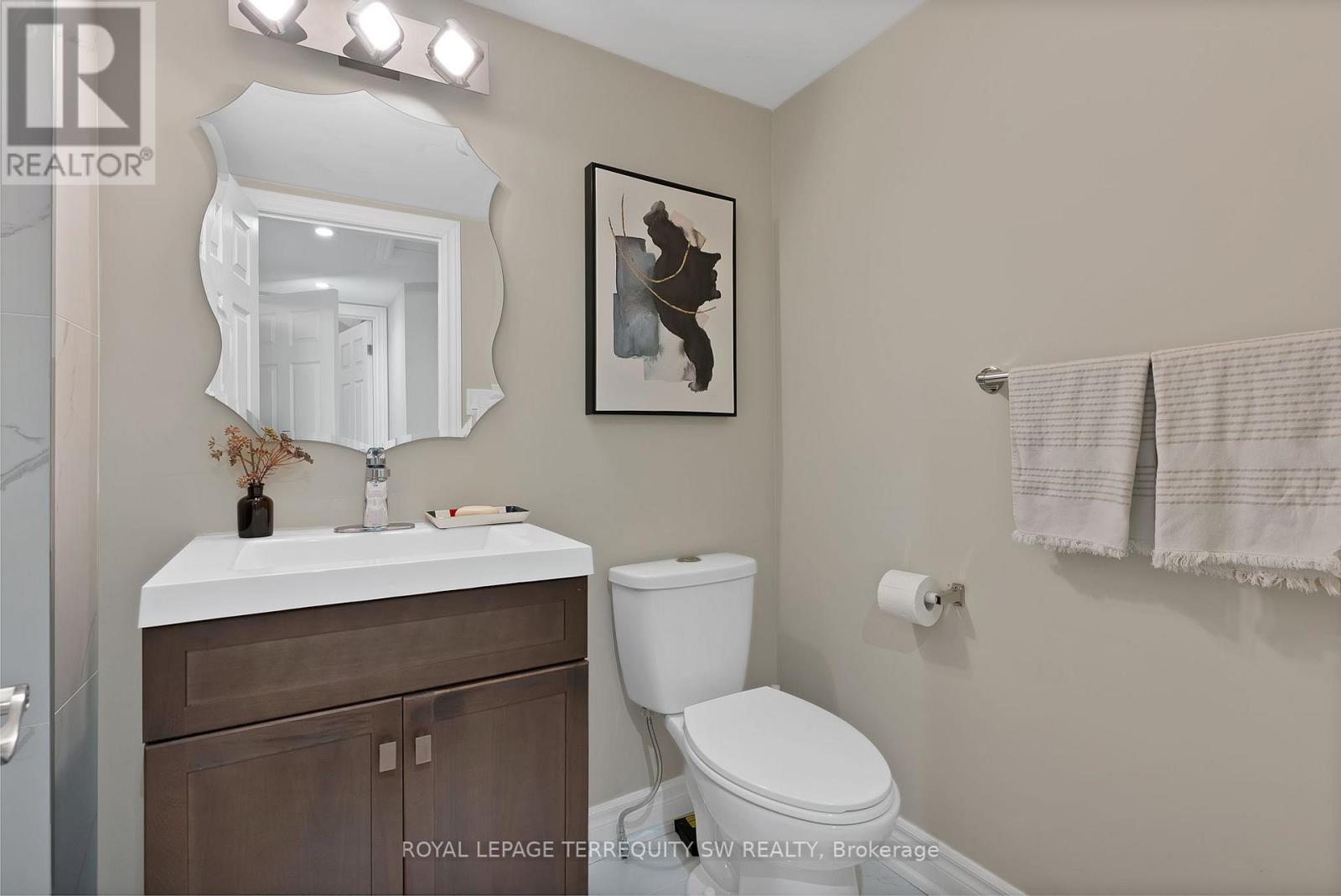 172 Spring Road, Georgina, Ontario  L4P 2K6 - Photo 25 - N12478874