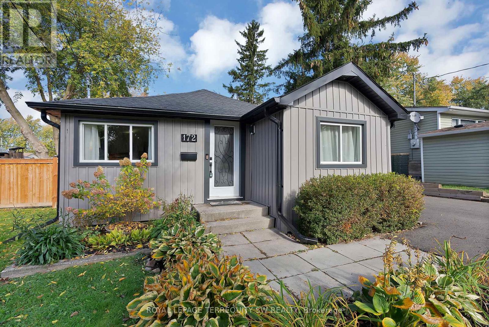 172 Spring Road, Georgina, Ontario  L4P 2K6 - Photo 3 - N12478874