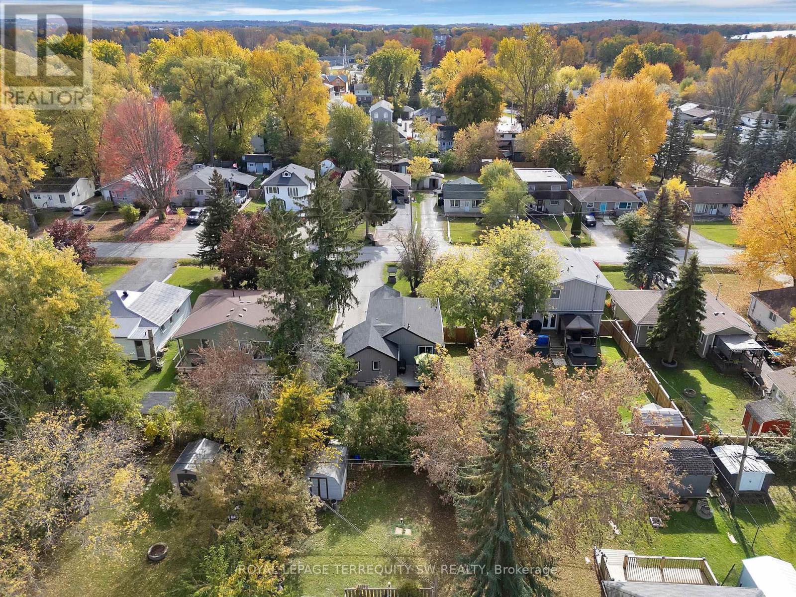 172 Spring Road, Georgina, Ontario  L4P 2K6 - Photo 35 - N12478874
