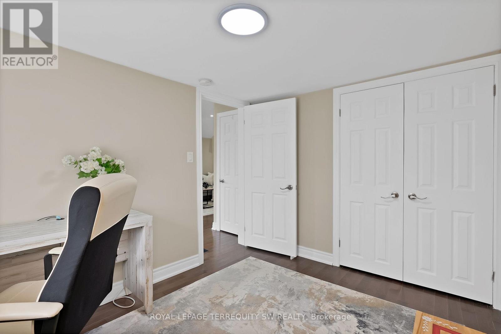 172 Spring Road, Georgina, Ontario  L4P 2K6 - Photo 6 - N12478874