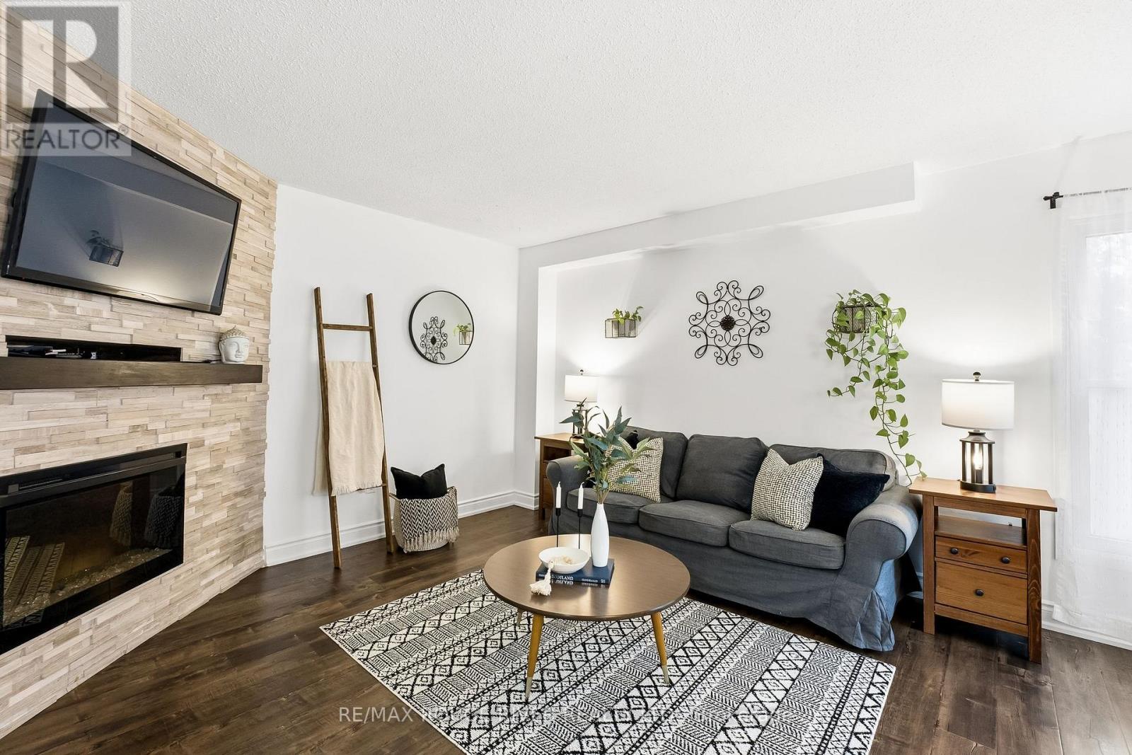 244 Northminster Court, Oshawa, Ontario  L1G 7M6 - Photo 6 - E12478953