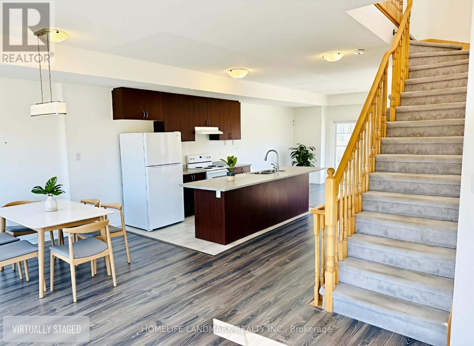 30 Village Gate Drive, Wasaga Beach, Ontario  L9Z 0J7 - Photo 4 - S12478885