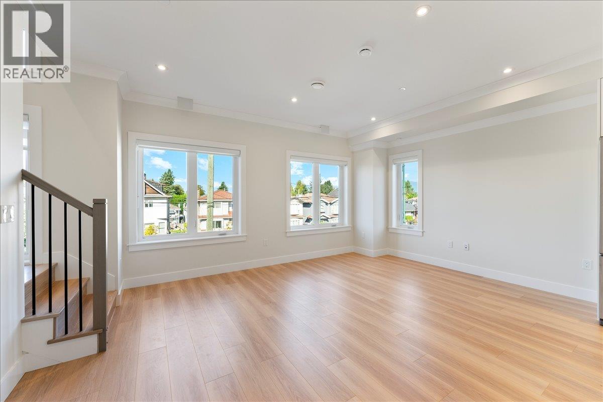 4856 Slocan Street, Vancouver, British Columbia  V5R 2A3 - Photo 5 - R3061335