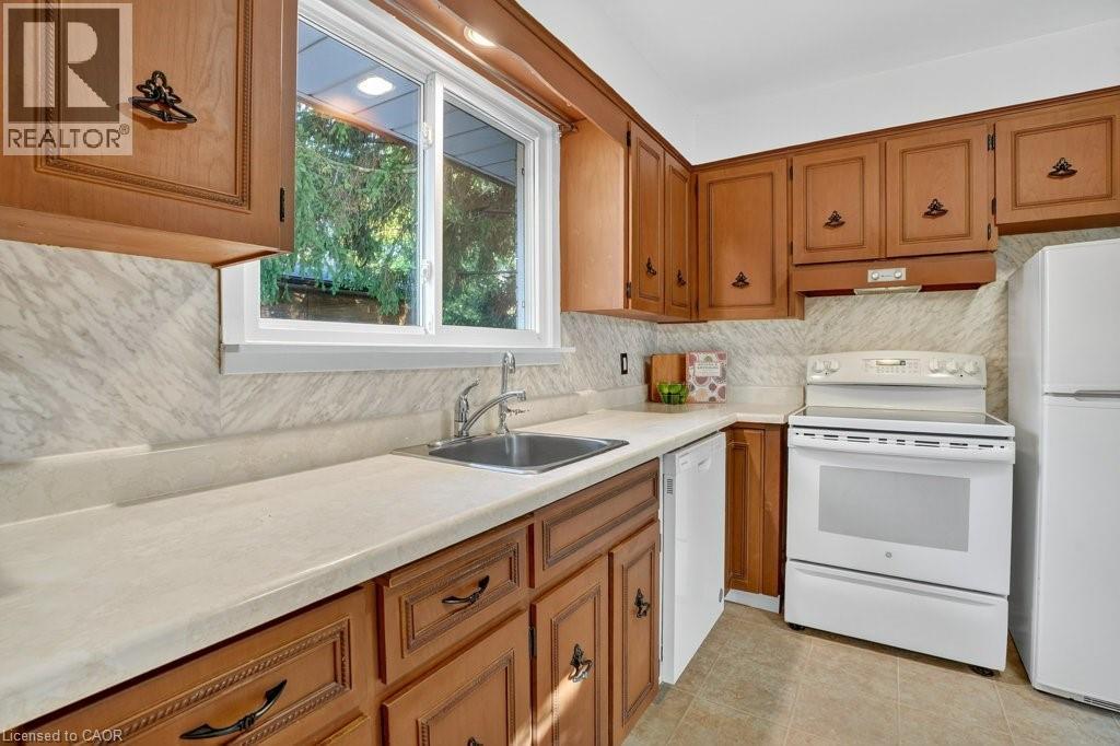 266 Grangewood Court, Waterloo, Ontario  N2K 2E7 - Photo 9 - 40780908