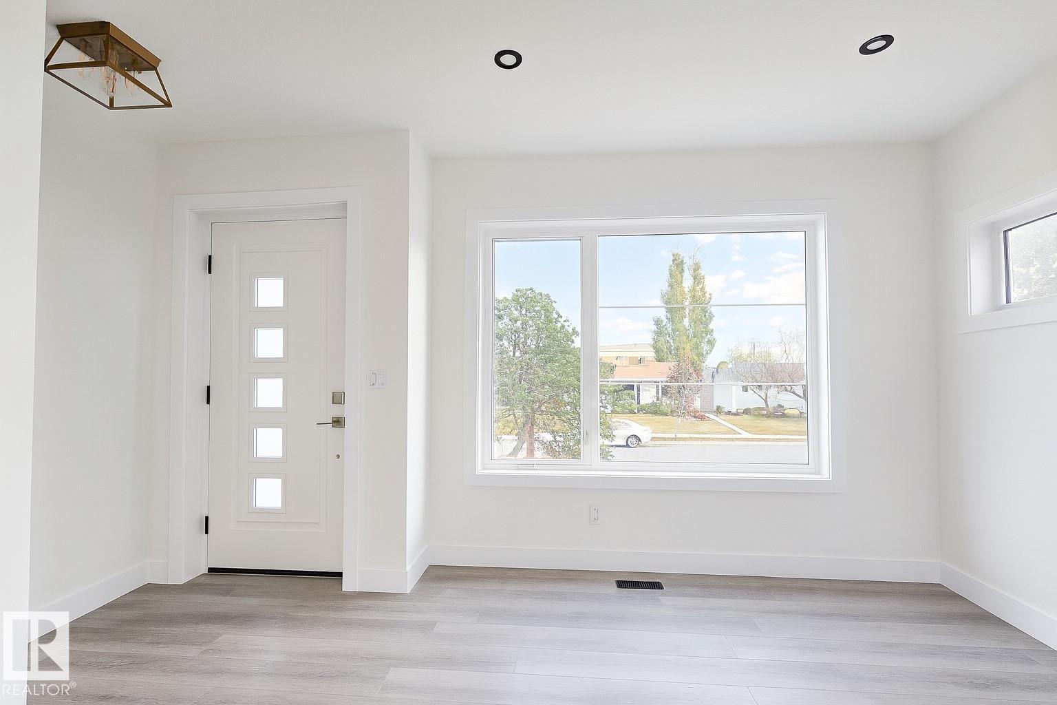 5306 104a St Nw, Edmonton, Alberta  T6H 2M1 - Photo 2 - E4461321