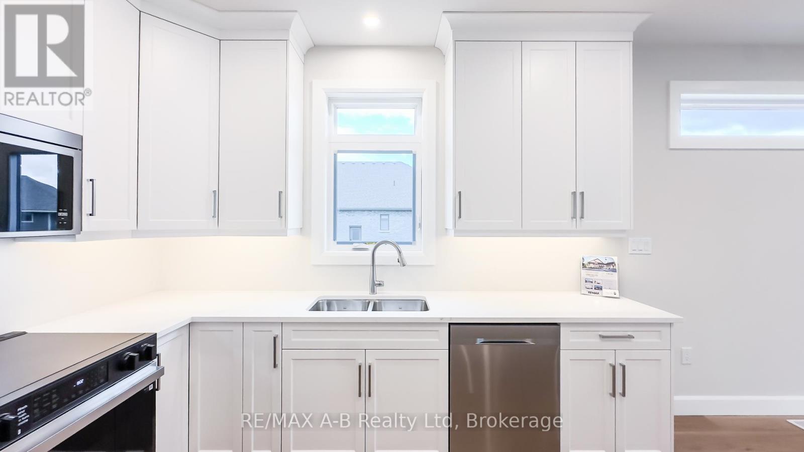 21 Nelson Street, West Perth (Mitchell), Ontario  N0K 1N0 - Photo 17 - X12419298
