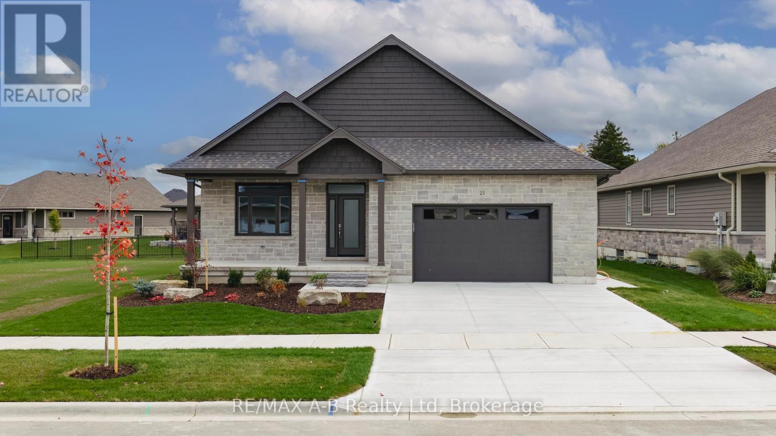 21 NELSON STREET, West Perth, Ontario