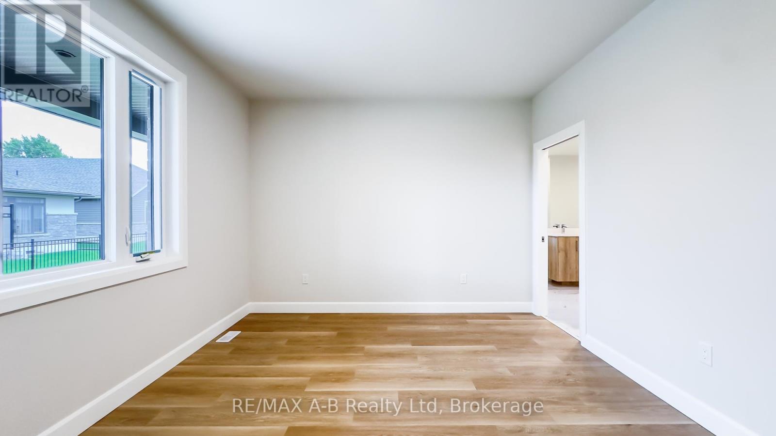 21 Nelson Street, West Perth (Mitchell), Ontario  N0K 1N0 - Photo 24 - X12419298