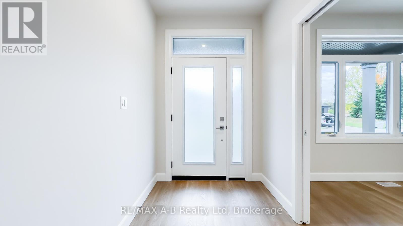 21 Nelson Street, West Perth (Mitchell), Ontario  N0K 1N0 - Photo 7 - X12419298