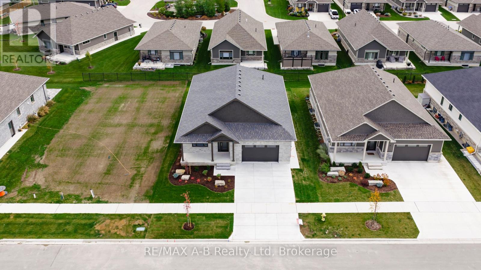 21 Nelson Street, West Perth (Mitchell), Ontario  N0K 1N0 - Photo 44 - X12419298